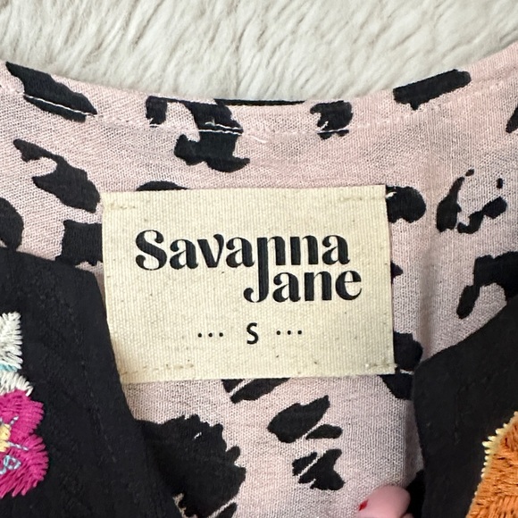 Savannah Jane Boho S Pink leopard embroidered floral Women’s Top - Picture 2 of 10
